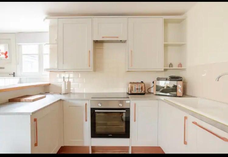 Stans Place Self Catering Cottage Malmesbury Exterior photo